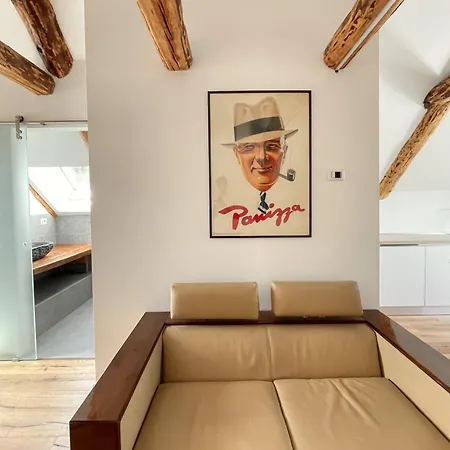 شقة Mansarda Luxury *
